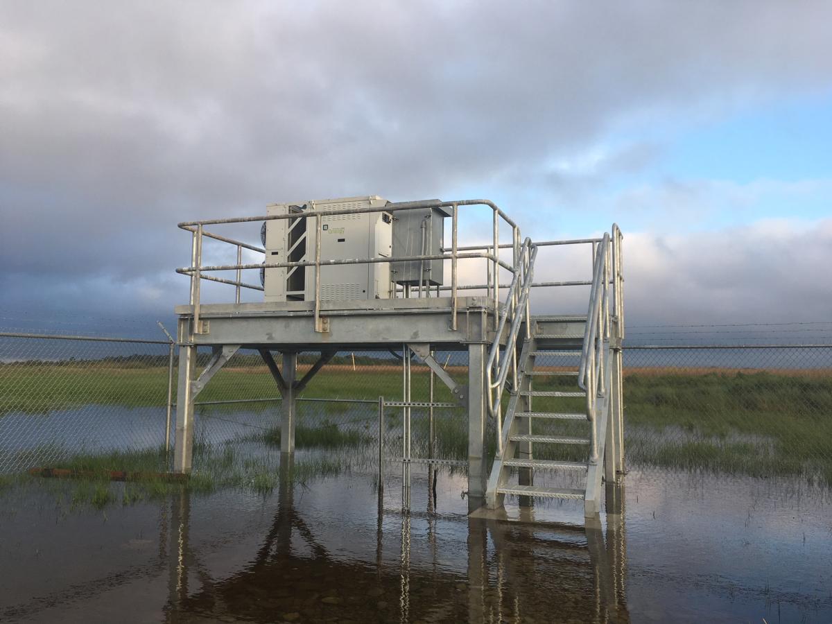 Figure 1. PowerGen deployed in a shallow offshore, marshy environment (source: Qnergy)